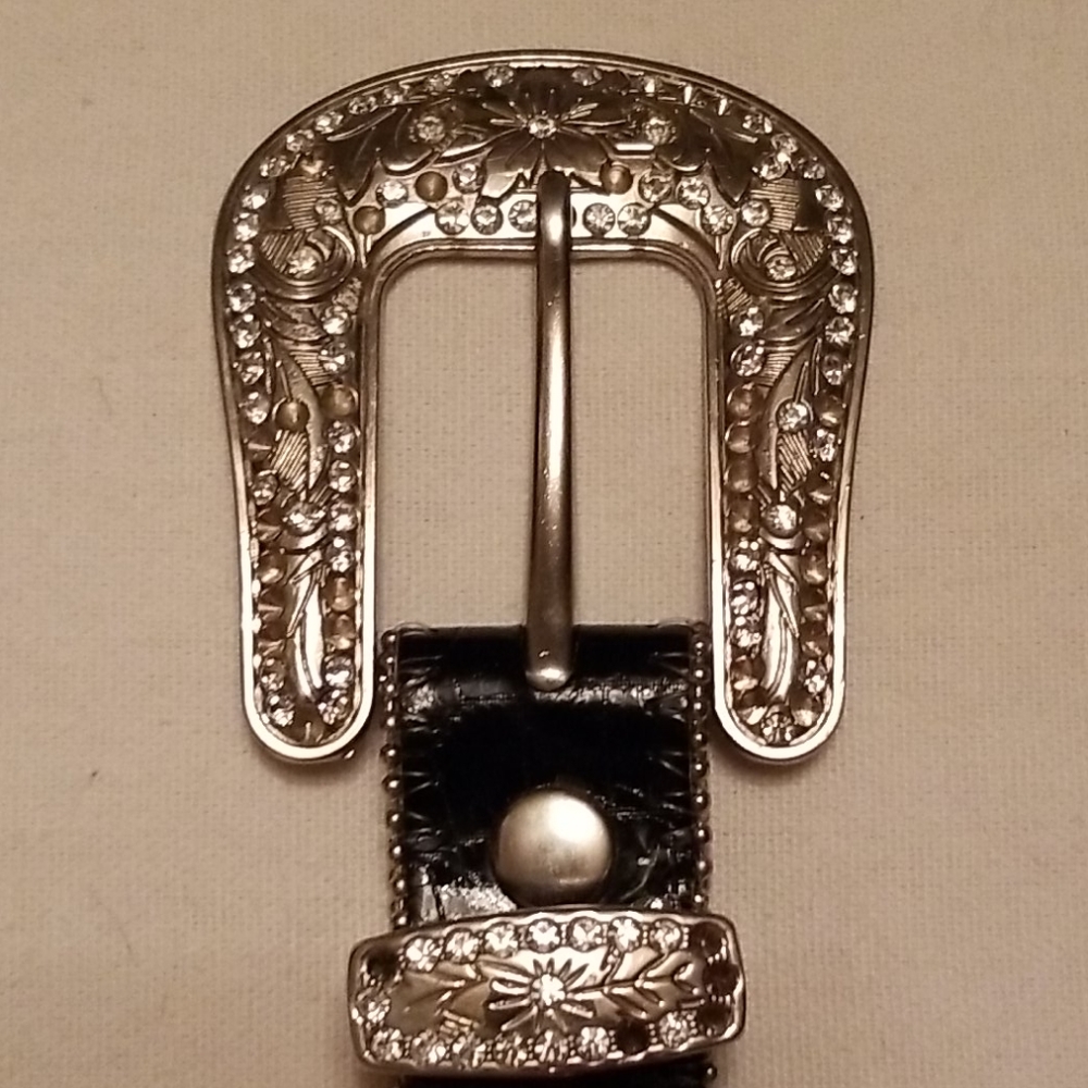Nocona Interchangeable Buckle Cross Conchos Belt - Picture 5 of 16